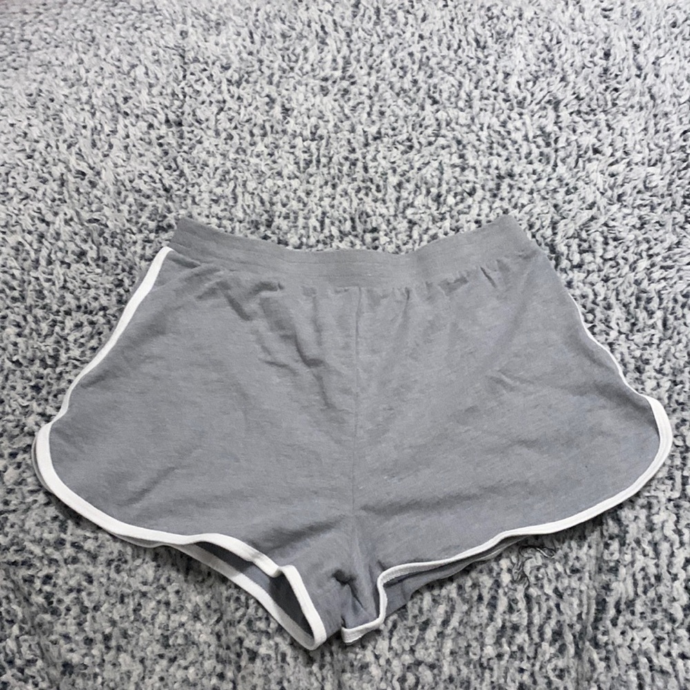 No Boundaries athleisure shorts, gray with white, size M (7-9)
